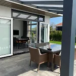 Luxus Cube Am Mit Schwimmbad In Nl