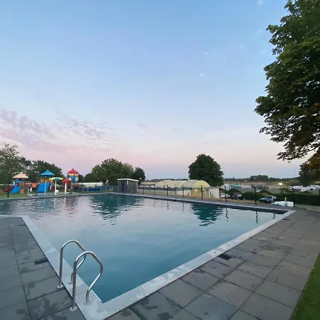 Luxus Cube Am Mit Schwimmbad In Nl Lathum