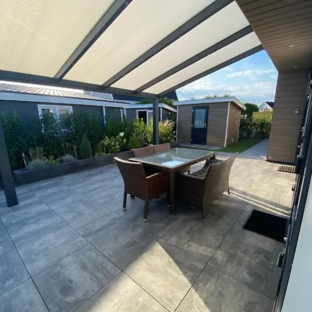 Luxus Cube Am Mit Schwimmbad In Nl Lathum