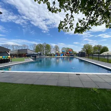 Luxus Cube Am Mit Schwimmbad In Nl * Lathum
