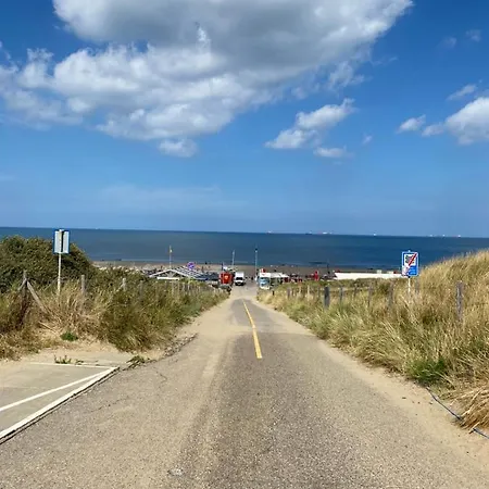 Holiday home Luxus Cube Am Mit Schwimmbad In Nl