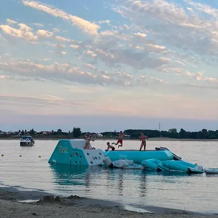 Luxus Cube Am Mit Schwimmbad In Nl * Lathum