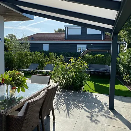 Luxus Cube Am Mit Schwimmbad In Nl Lathum