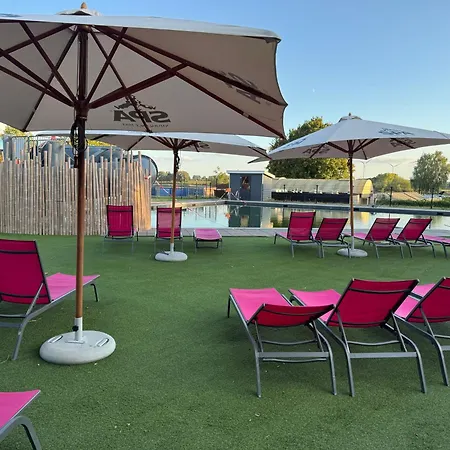 Holiday home Luxus Cube Am Mit Schwimmbad In Nl Lathum