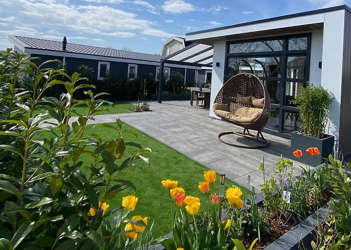 Дом отдыха Luxus Cube Am Mit Schwimmbad In Nl Lathum