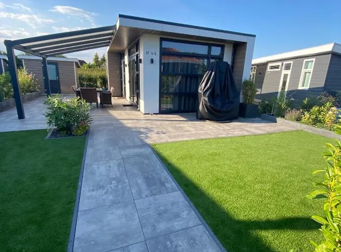 Дом отдыха Luxus Cube Am Mit Schwimmbad In Nl