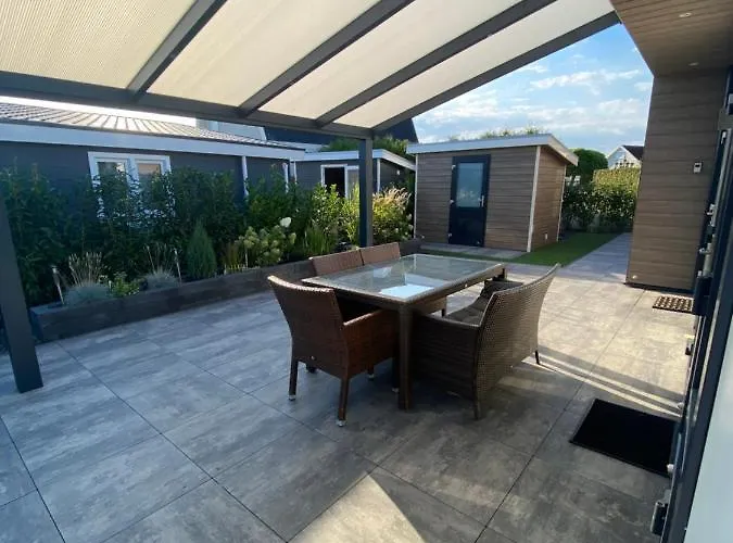 Luxus Cube Am Mit Schwimmbad In Nl Lathum