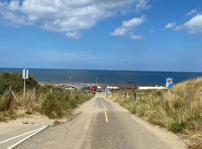 Дом отдыха Luxus Cube Am Mit Schwimmbad In Nl