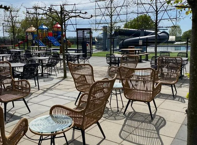 Дом отдыха Luxus Cube Am Mit Schwimmbad In Nl *