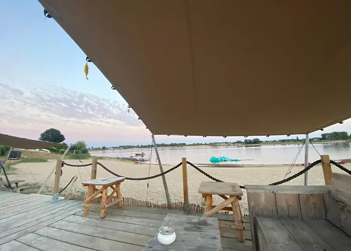 Дом отдыха Luxus Cube Am Mit Schwimmbad In Nl Lathum