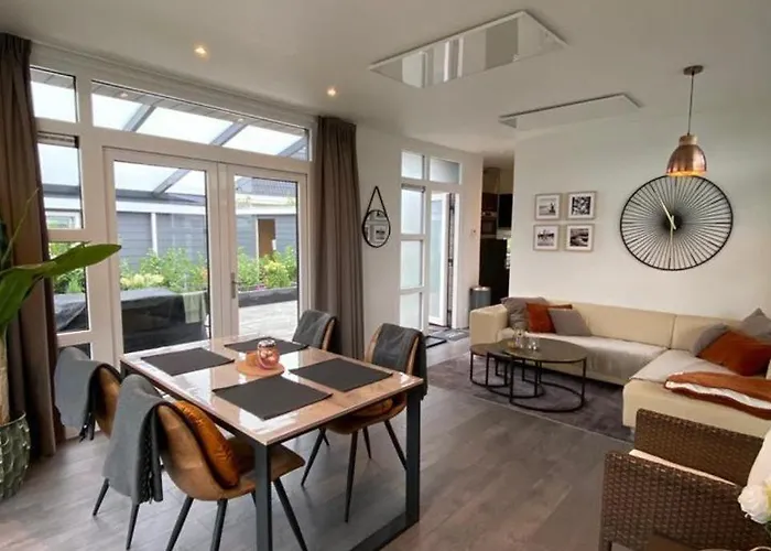 Дом отдыха Luxus Cube Am Mit Schwimmbad In Nl