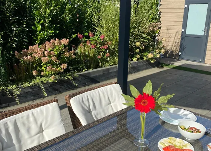 Luxus Cube Am Mit Schwimmbad In Nl Semesterbostad Lathum