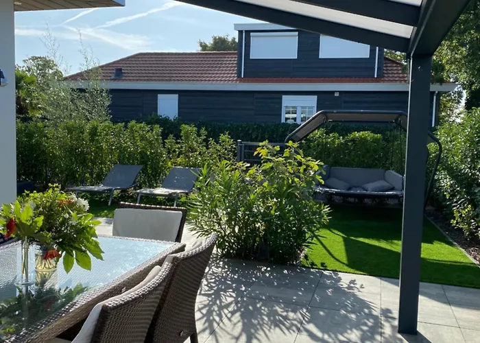 Luxus Cube Am Mit Schwimmbad In Nl Lathum